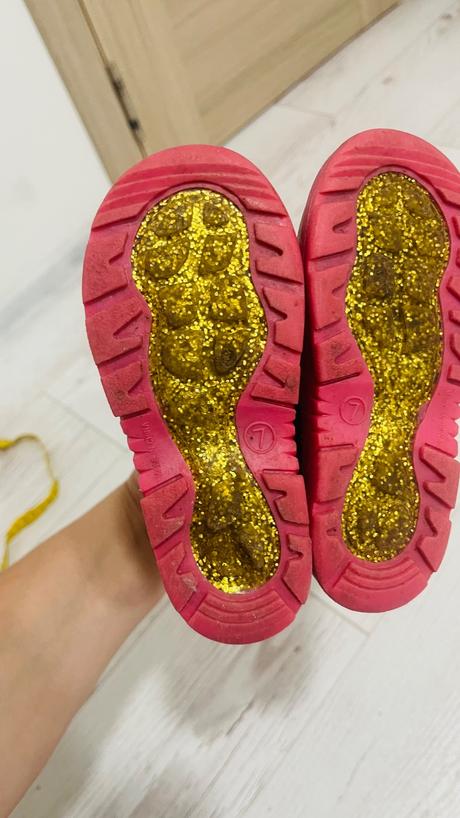 Gumáky zlate 24, 24