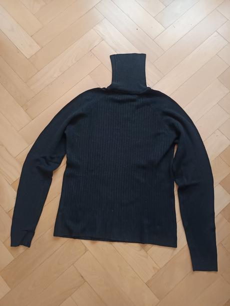 Dámsky čierny rolák, m