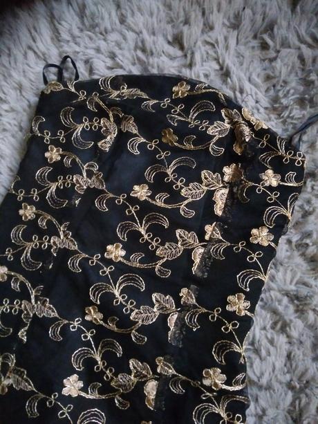 Dlhe spoločenské šaty, 36