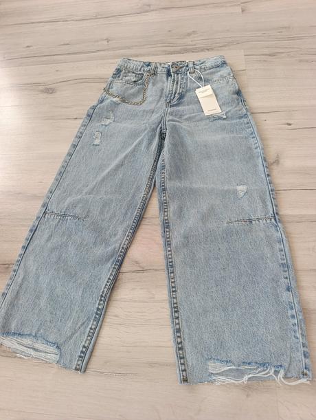 Moderné roztrhané rifle, reserved,146 / 152