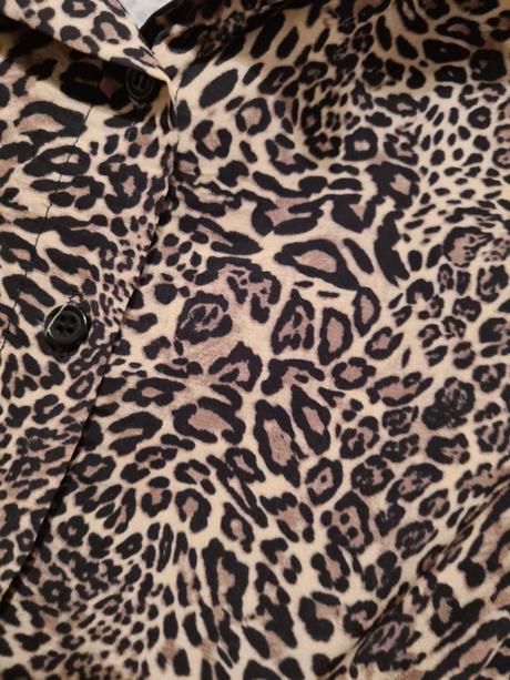 Leopardie šaty, 
