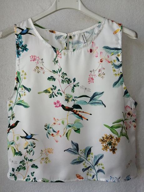 Pekná krátka blúzka, stradivarius,38