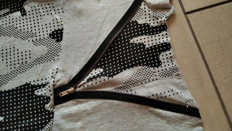 Tričko so zipsom, 110