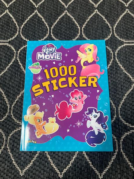 Sada poníkov my little pony a časopisov,