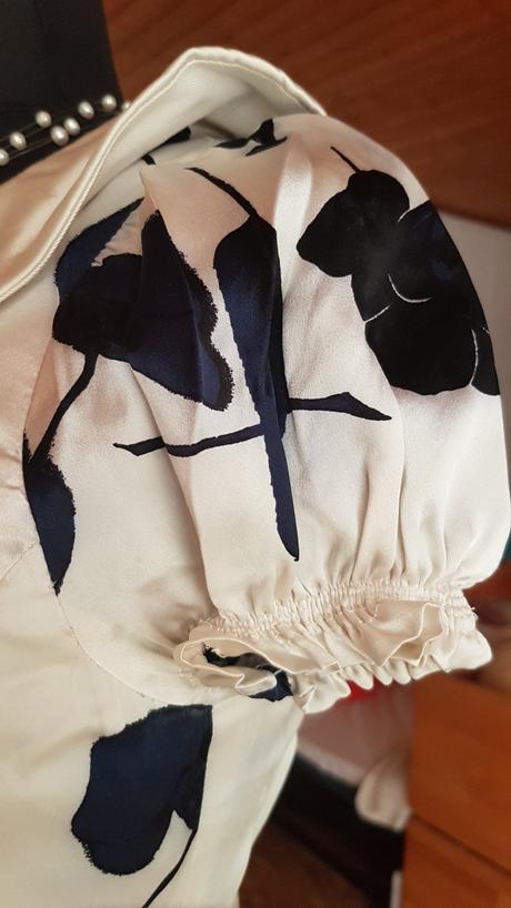 Armani saténový floral top, armani,s