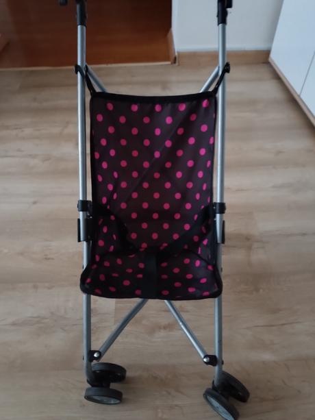 Skladací kočik pre bábiky,