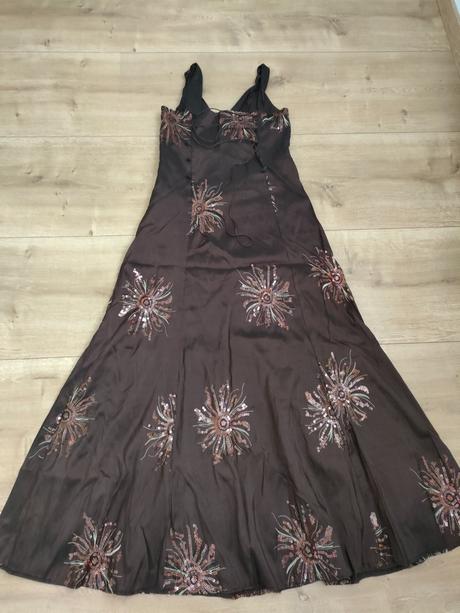 Spoločenské šaty, m