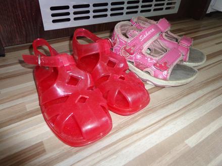 Sandalky v. 25 cena spolu 4e, 25