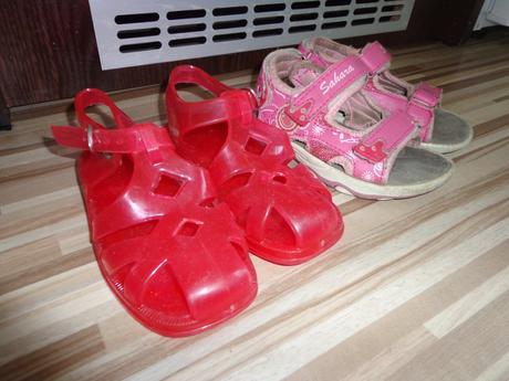 Sandalky v. 25 cena spolu 4e, 25