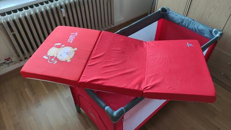 Cestovná postieľka a ohrádka v jednom baby design, 
