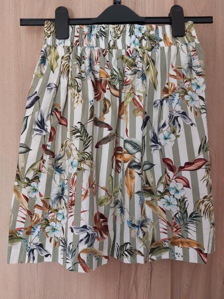 Kvetovana sukňa, reserved,s