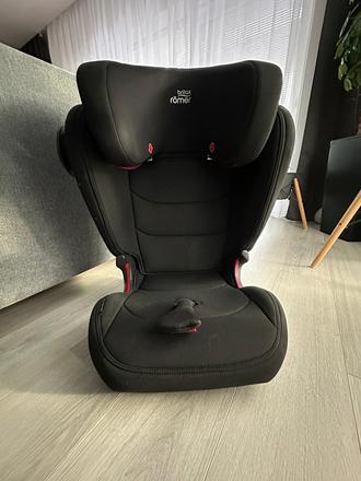 Predám autosedačku britax romer kidfix i size cos, britax