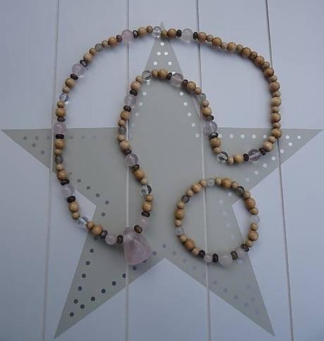 Náhrdelník, náramok lásky a dôvery,