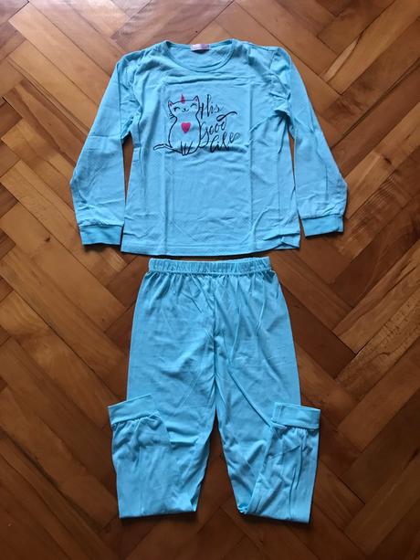 Dievčenské pyžamo s mačičkami, 146