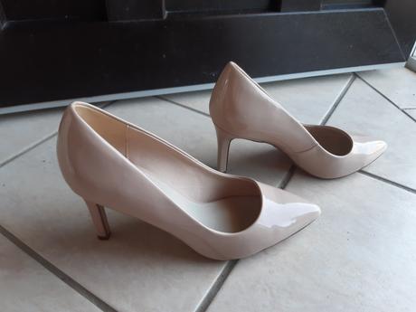 Dámske lodičky značky buffalo, 38