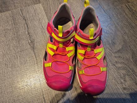 Dievcenske sandale keen eu38, keen,38