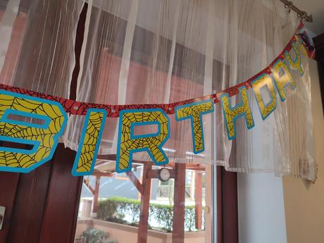 Girlanda na narodeniny spiderman, 