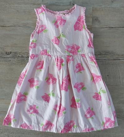 Šaty s rúžičkami, 92