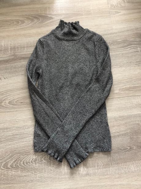Sivy svetrik, stradivarius,s