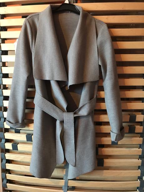 Príjemý trečkot s opaskom, s