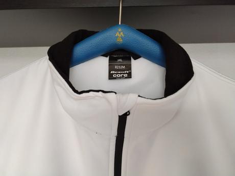 Softshellová vesta, 50