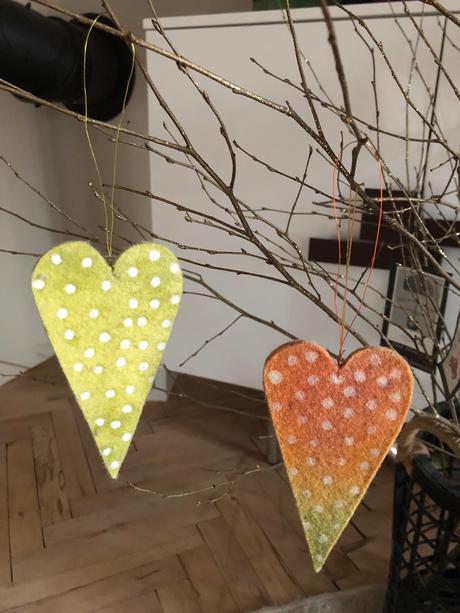 Plstene srdiečka-dekoracia,