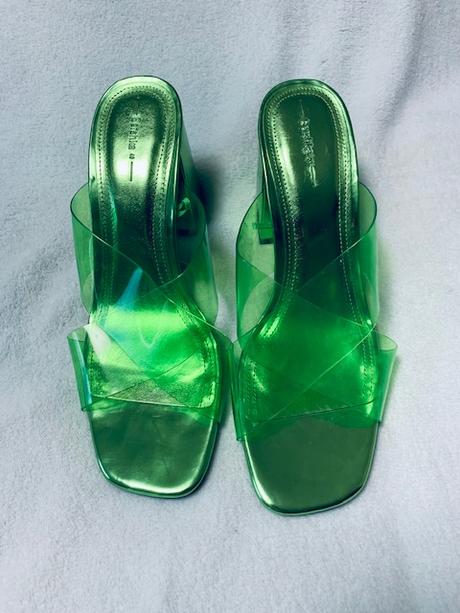 Šľapky kožené s vinylom na hrubom opätku bershka, bershka,40