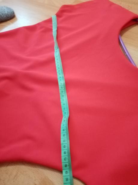 Koralové šaty s holým chrbatom, reserved,s