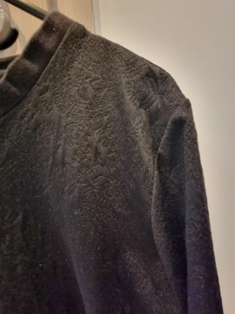 Čierna mikina, gate,s