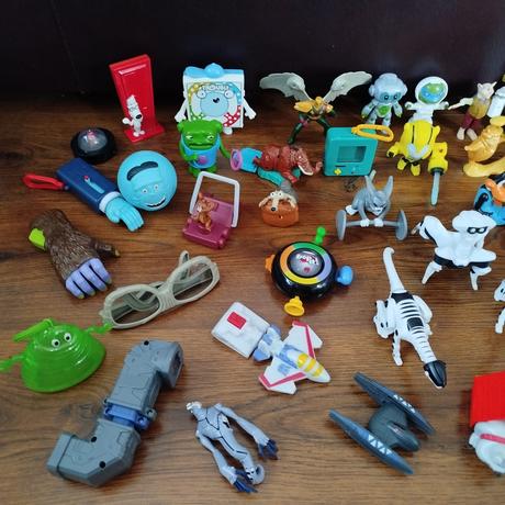 Hračky mc donald's,