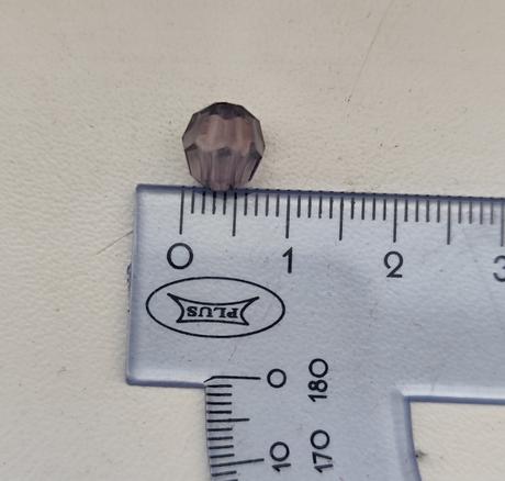 Brúsené fialové korálky, 