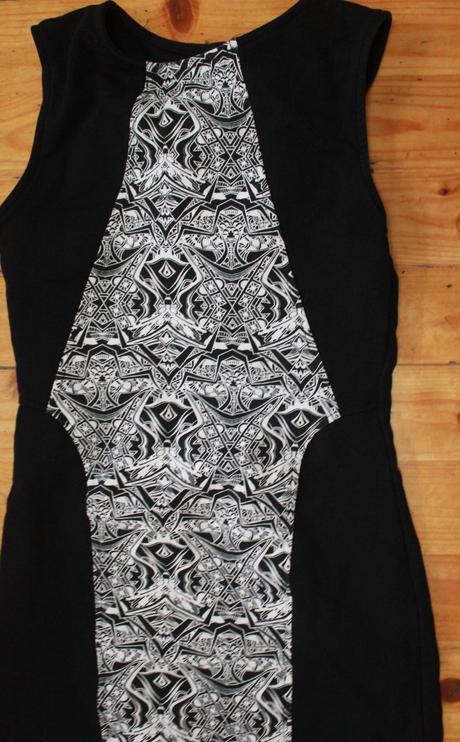 Saty tvarujuce postavu, xs