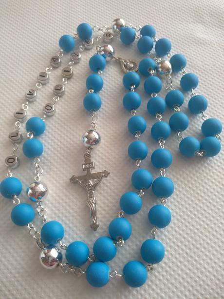 Ruženec s menom a dátumom e111, 