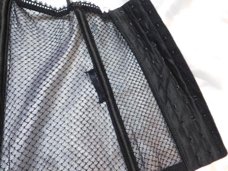 Kvalitný čipkovaný korzet, 75b