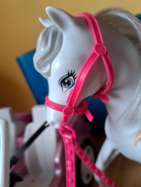 Barbie jazdkyňa s koňom aj s prívesom, 
