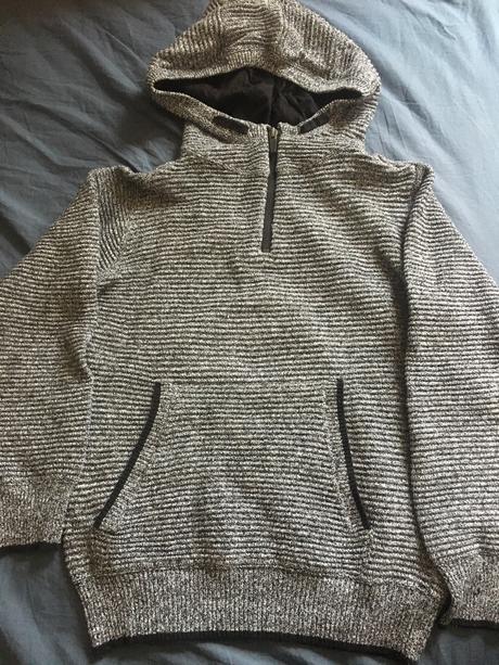 Pulover s kapucňou, chapter young,134