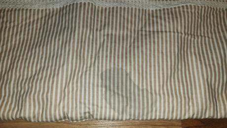 Zástena za posteľ+ vreckár zadarmo,