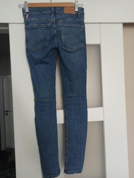 Rifle s kvetinkami, zara,32