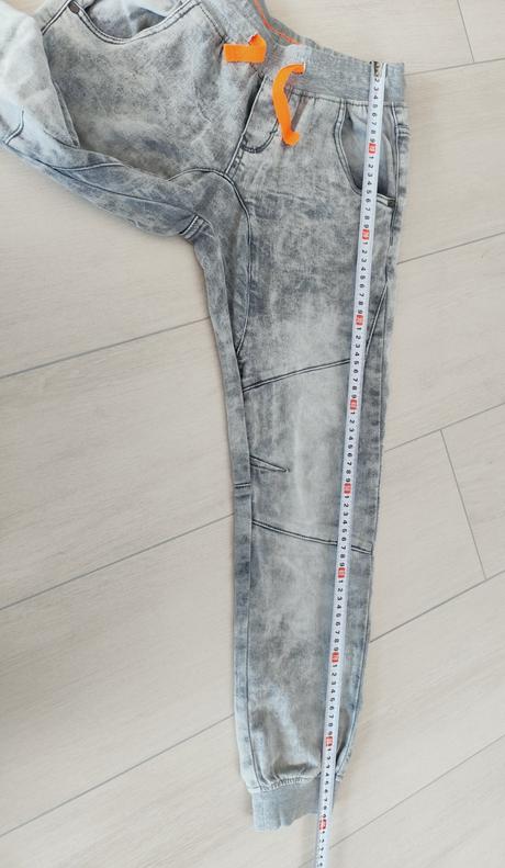 Predám riflové teplaky, chapter young,152