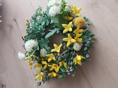 Veniec jarný,nože byť aj na dvere,dá zavesiť, 