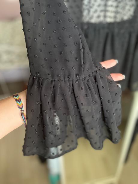 Blúzka top čierna priehľadná bordkovaná s volanom, s