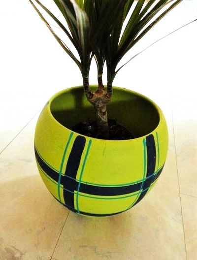 Zaujímavý veľký črepník, 