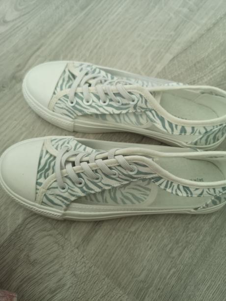 Tenisky, reserved,34