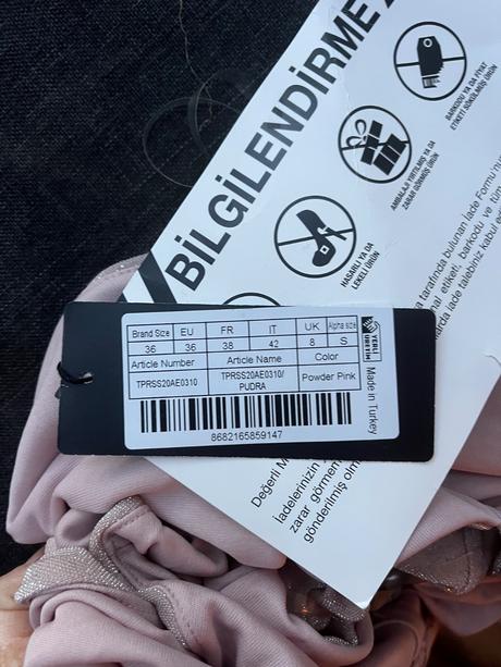 Ružové trblietavé šaty, s