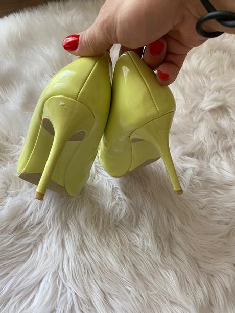 Lakované lodičky limetkovú farba, 40