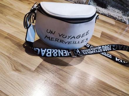 Crossbody biela kabelka,
