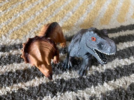 Dinosaury väčší 22cm, 