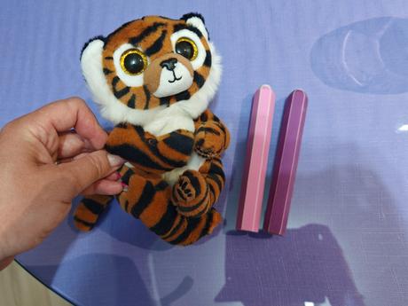 Tigrik c a 20-25 cm, 