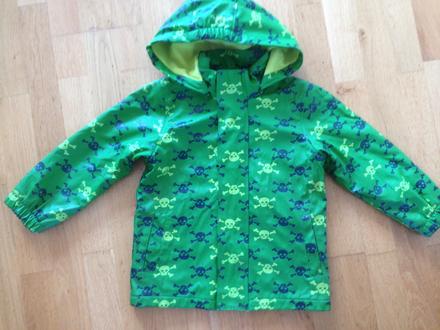 Nepremokava bunda, 104