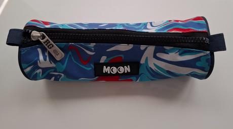 Penál moon,
